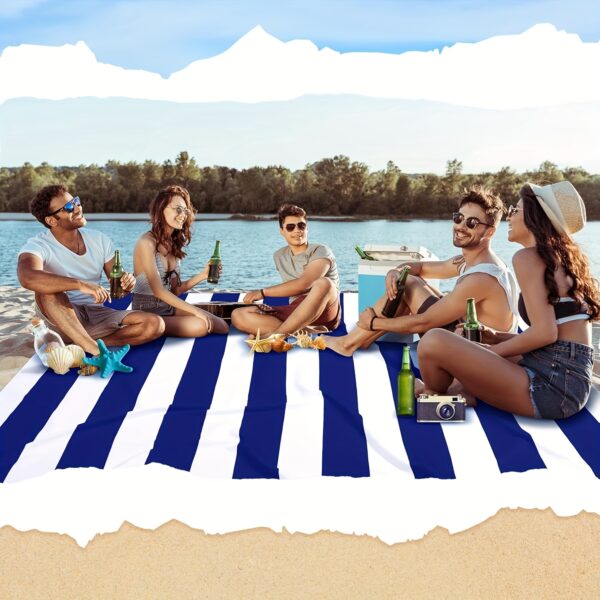 Drap de plage à Motif Damier et Rayures Bleu Marine – Image 4