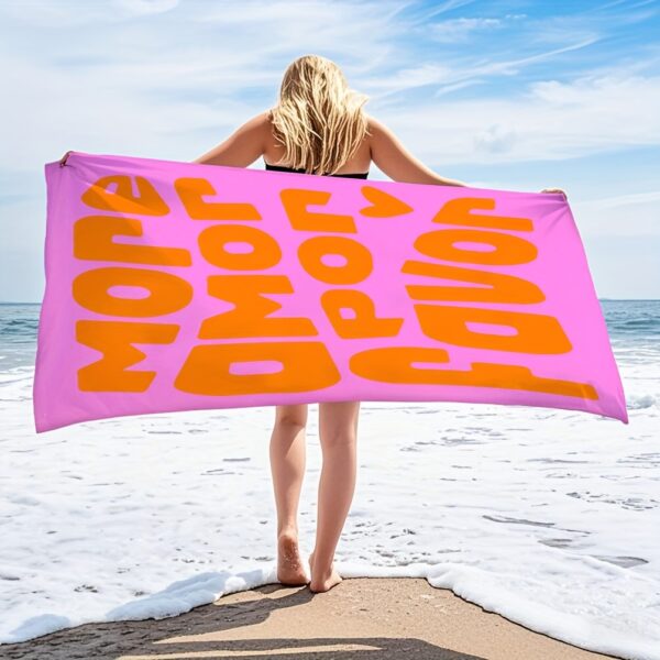 Serviette de plage "Plus d'amour, s'il vous plaît" – Image 5