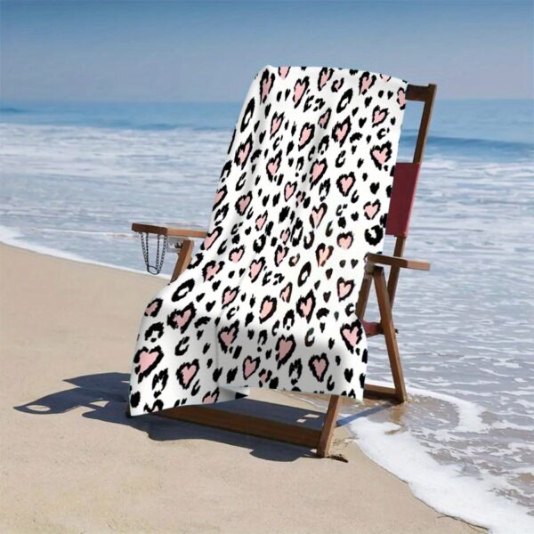 Drap de plage léopard rose amour – Image 9