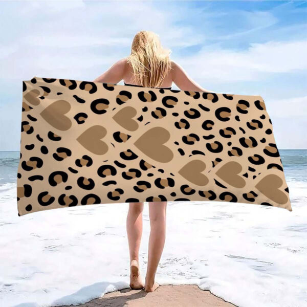 Serviette Imprimé Léopard & Cœur Chic – Image 8