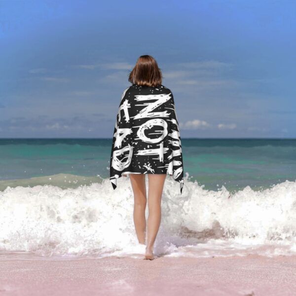 Serviette de Plage "Punk's Not Dead" – Image 8