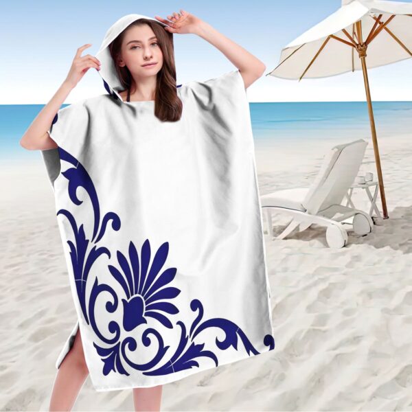 Poncho de plage motifs floraux bleus – Image 4