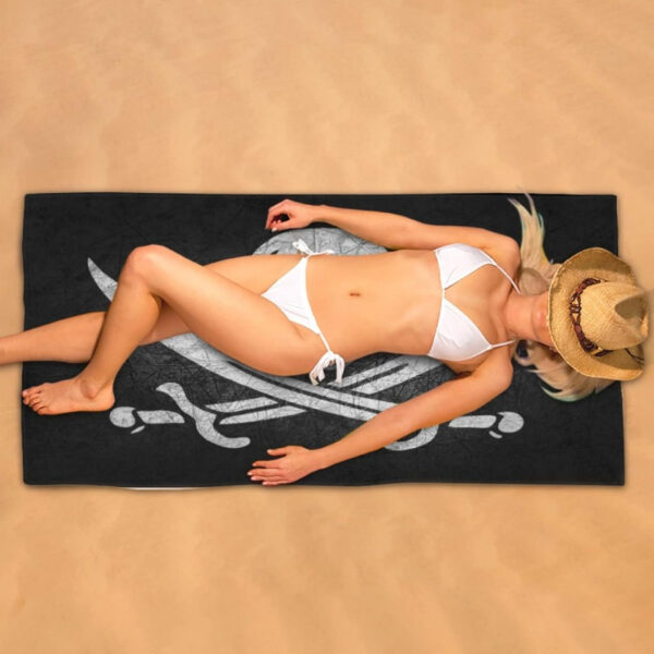 Serviette de plage en polyester Pirate Skull – Image 2