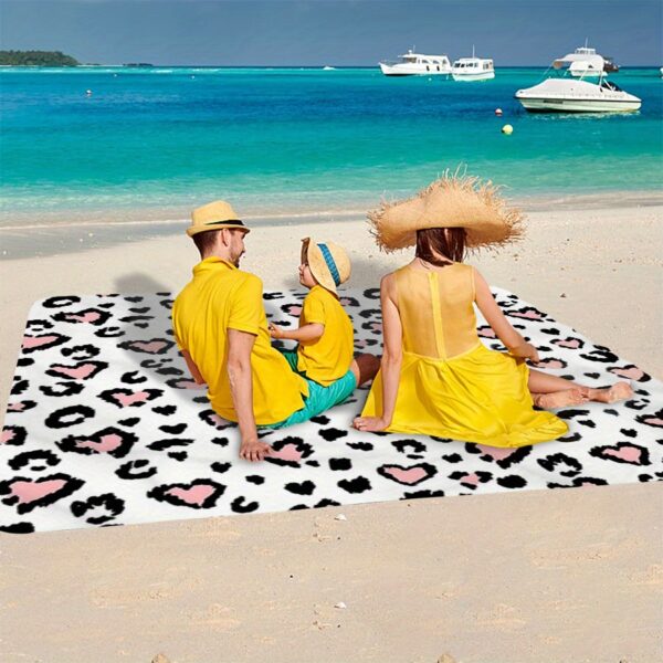 Drap de plage léopard rose amour